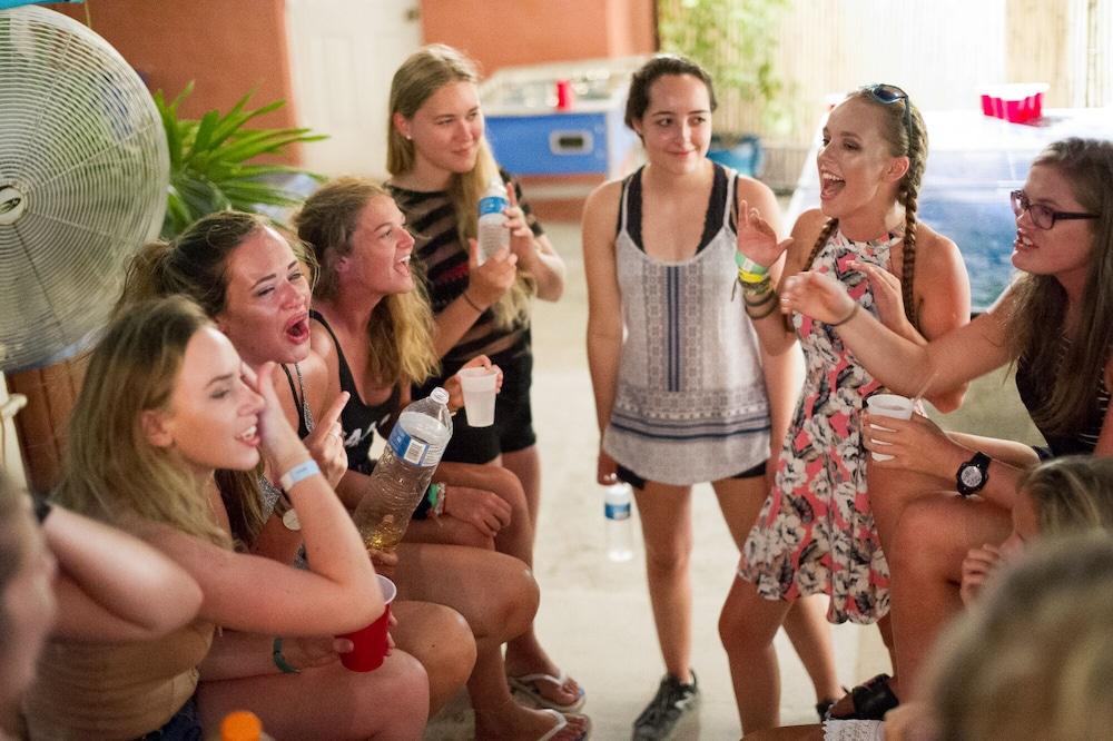 Bikini Hostel, Cafe & Beer Garden (Adults Only) Miami Beach Extérieur photo