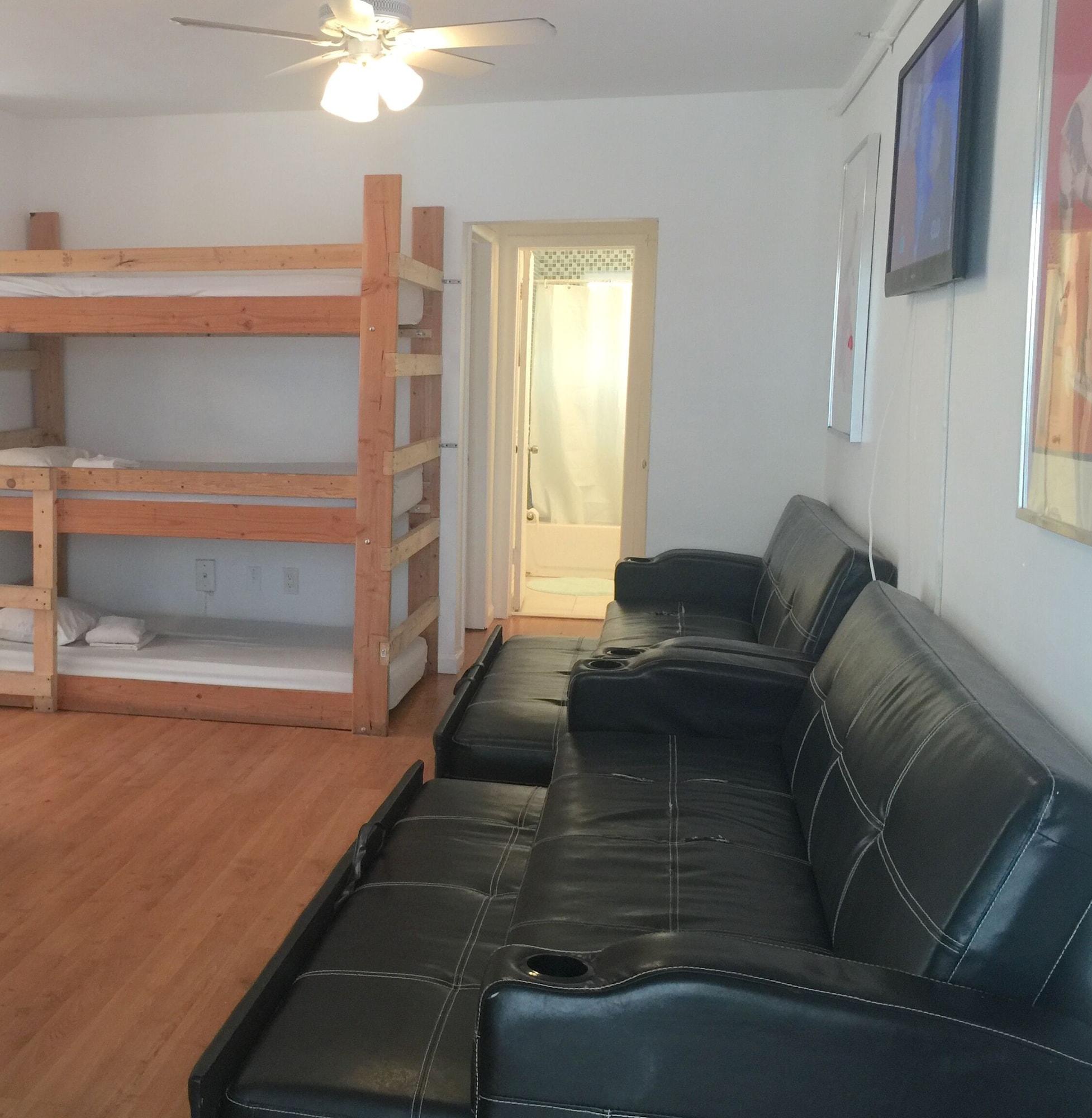 Bikini Hostel, Cafe & Beer Garden (Adults Only) Miami Beach Extérieur photo
